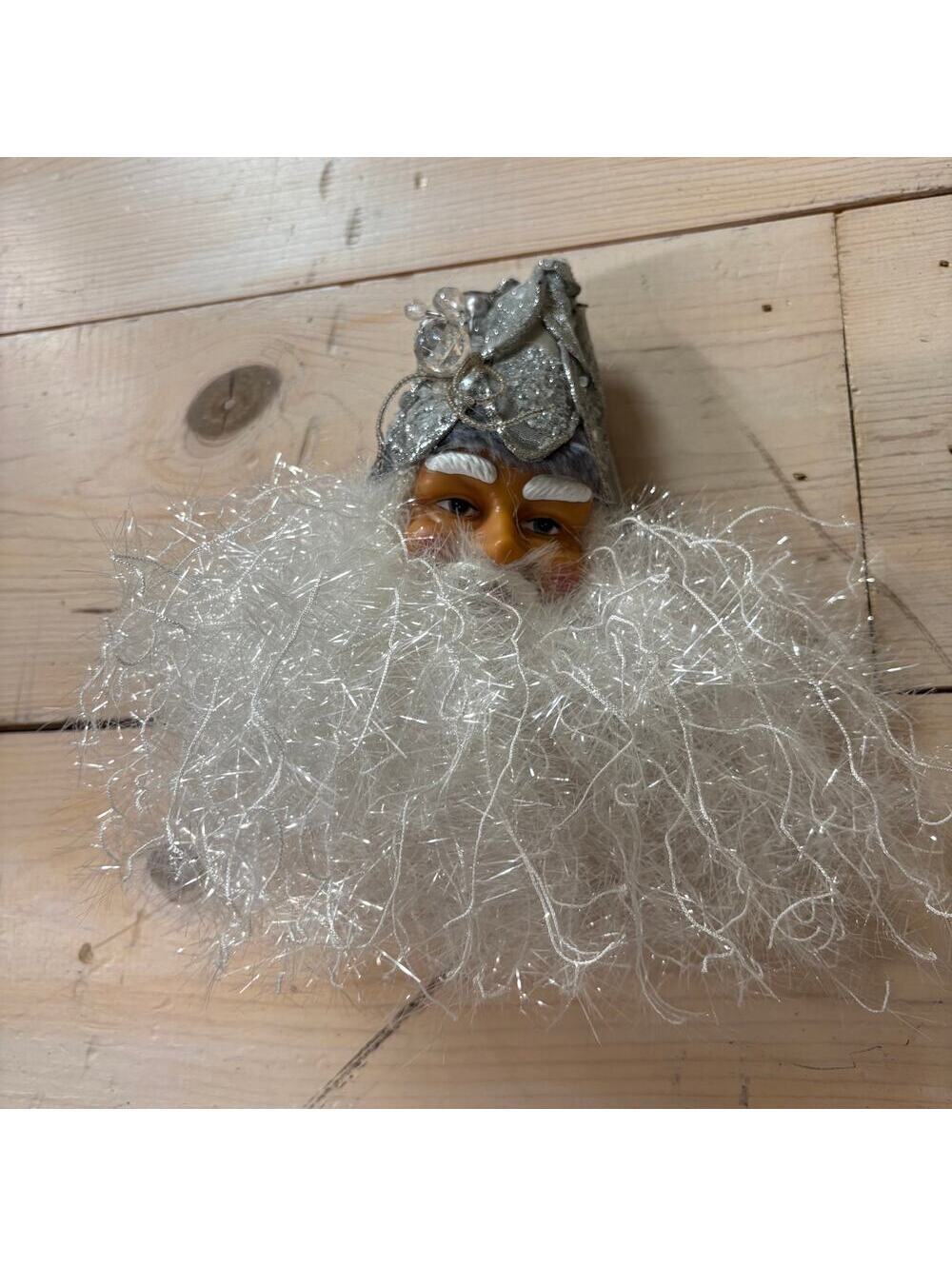 Santa Claus Father Christmas NWOT Head Face and Beard Silver Christmas Ornament